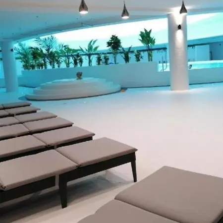 Apartment Hanza Tower - Pool And Spa, No 601 *