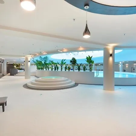 Apartamento Hanza Tower - Pool And Spa, No 601 *