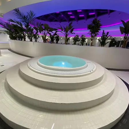 Apartment Hanza Tower - Pool And Spa, No 601 Szczecin